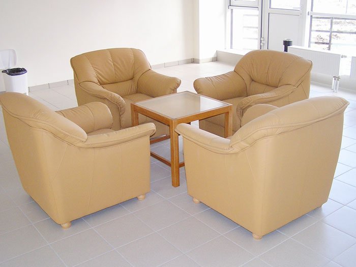 мягкая мебель для гостиниц, оснащение офисов, кожаные кресла, мебель для руководителя